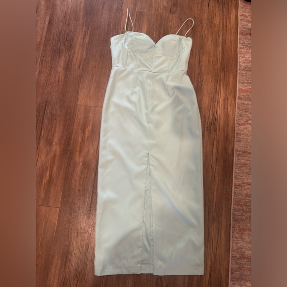 NWT Alieva ARICA SPAGHETTI STRAP MIDI DRESS (SKY BLUE) - Picture 3 of 10